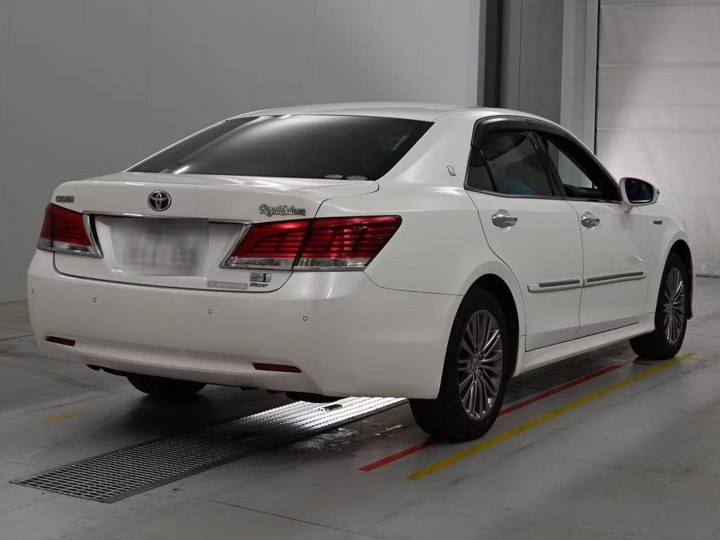 TOYOTA CROWN