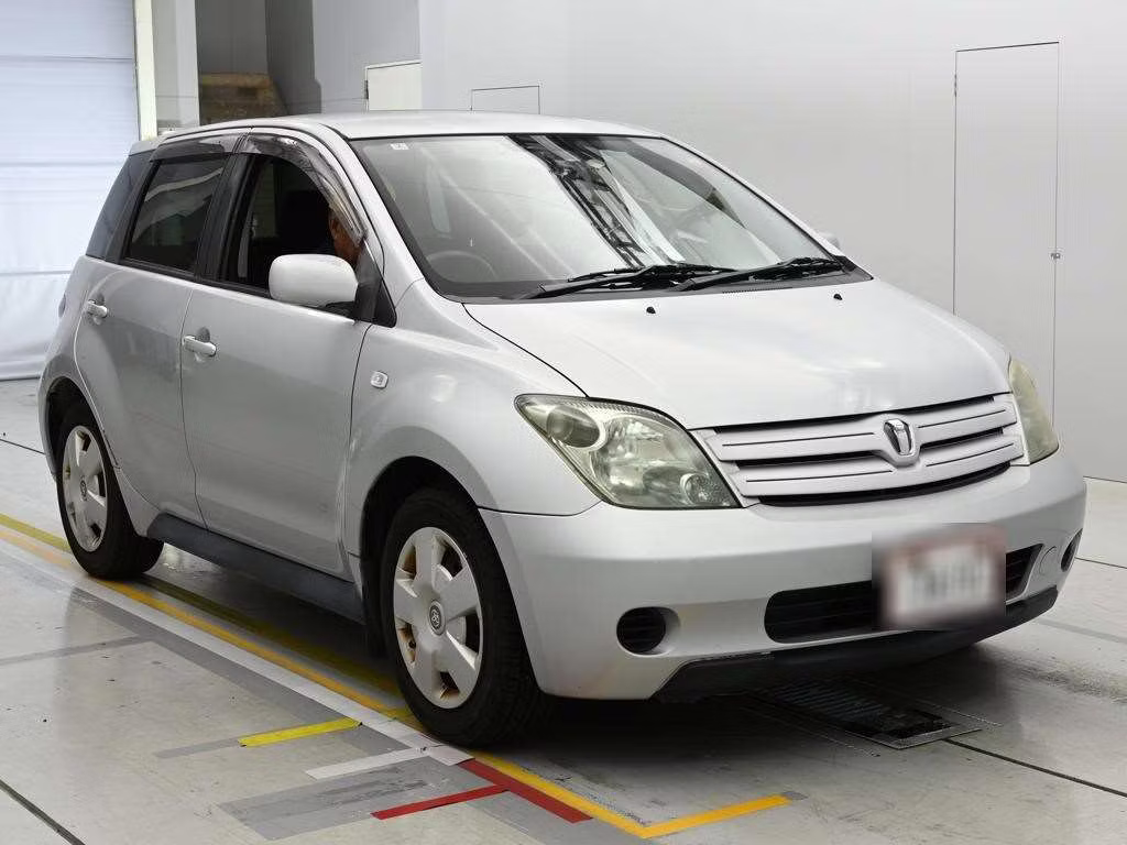 TOYOTA IST