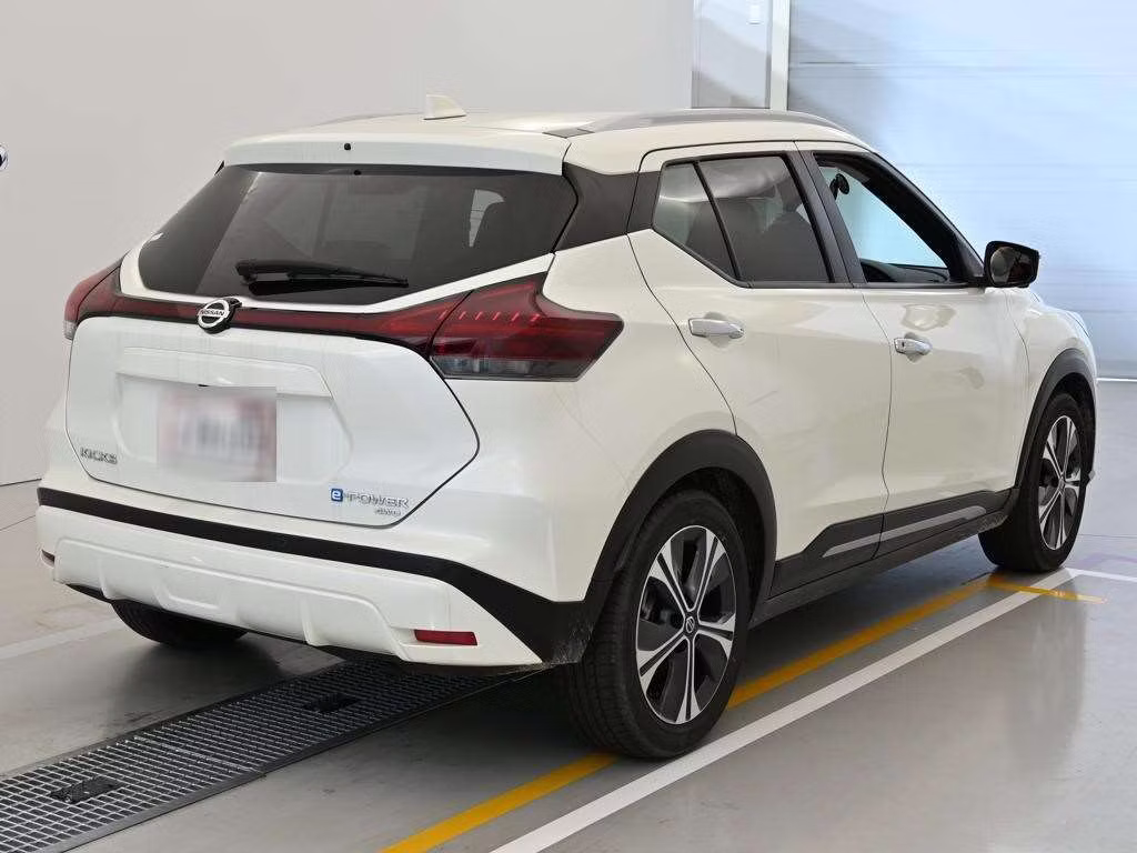 NISSAN KICKS