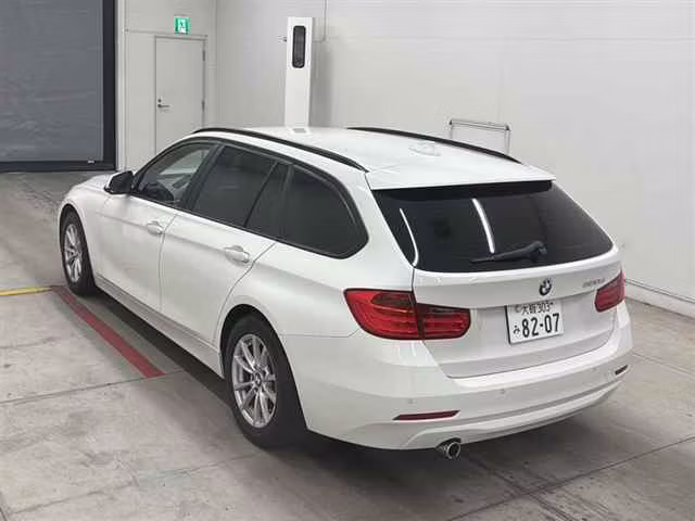 BMW 3-SERIES