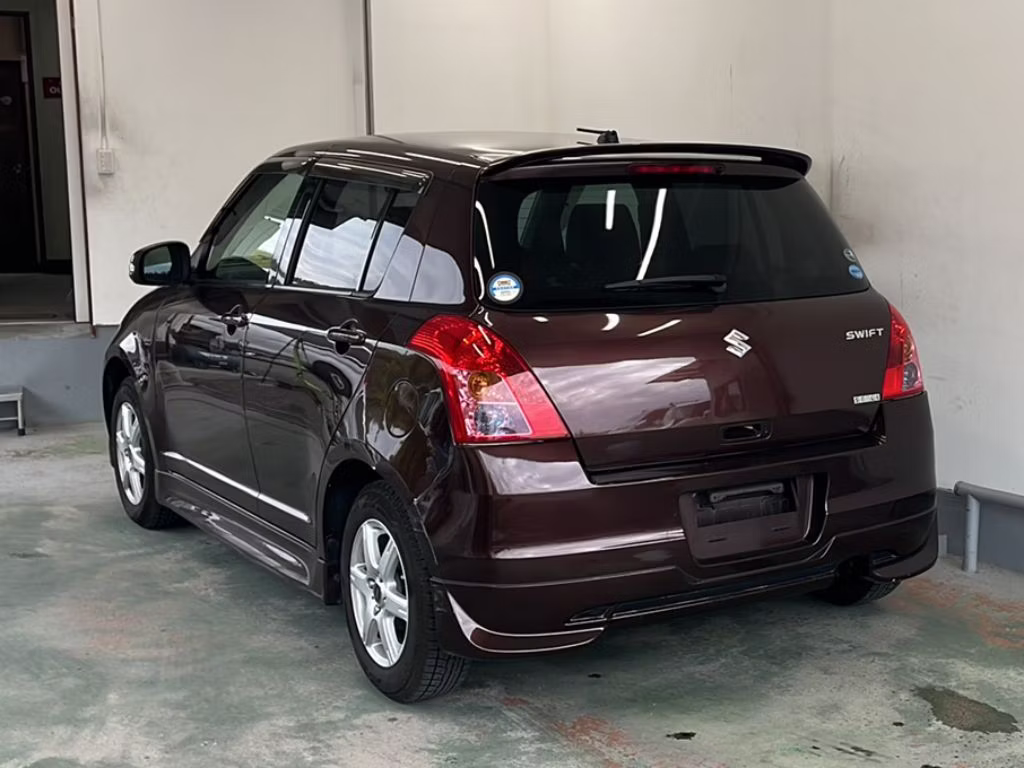 SUZUKI SWIFT