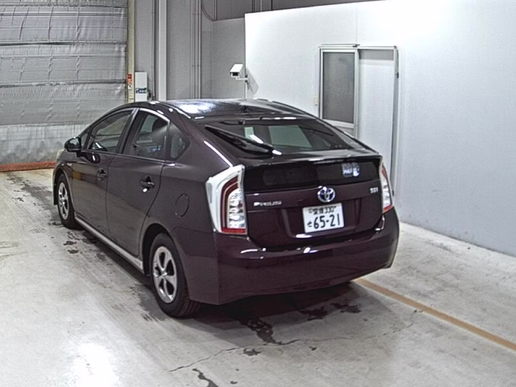 TOYOTA PRIUS
