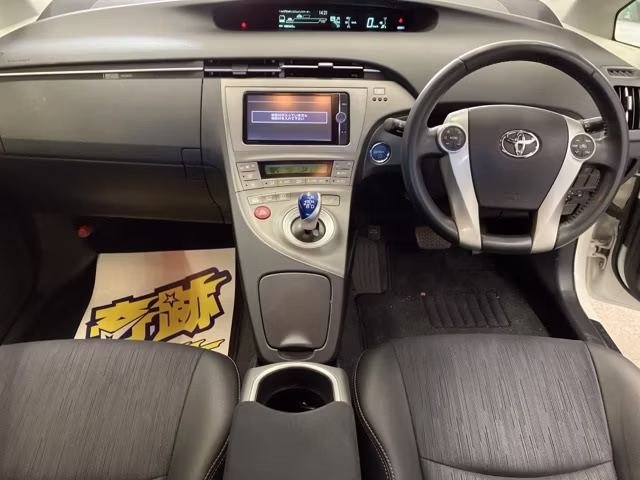 TOYOTA PRIUS