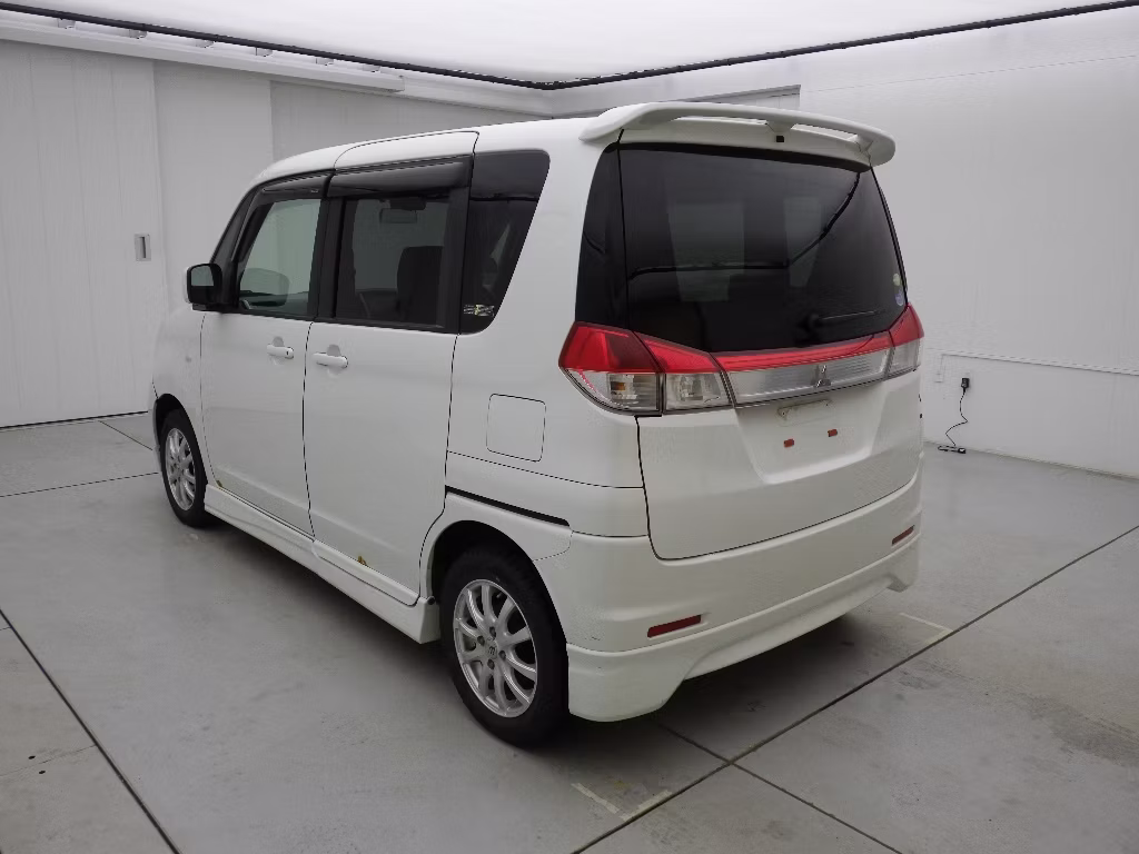 MITSUBISHI DELICA D:2