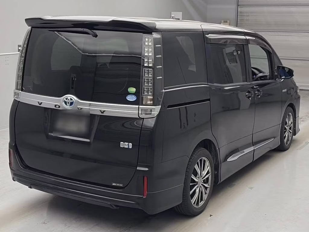 TOYOTA VOXY