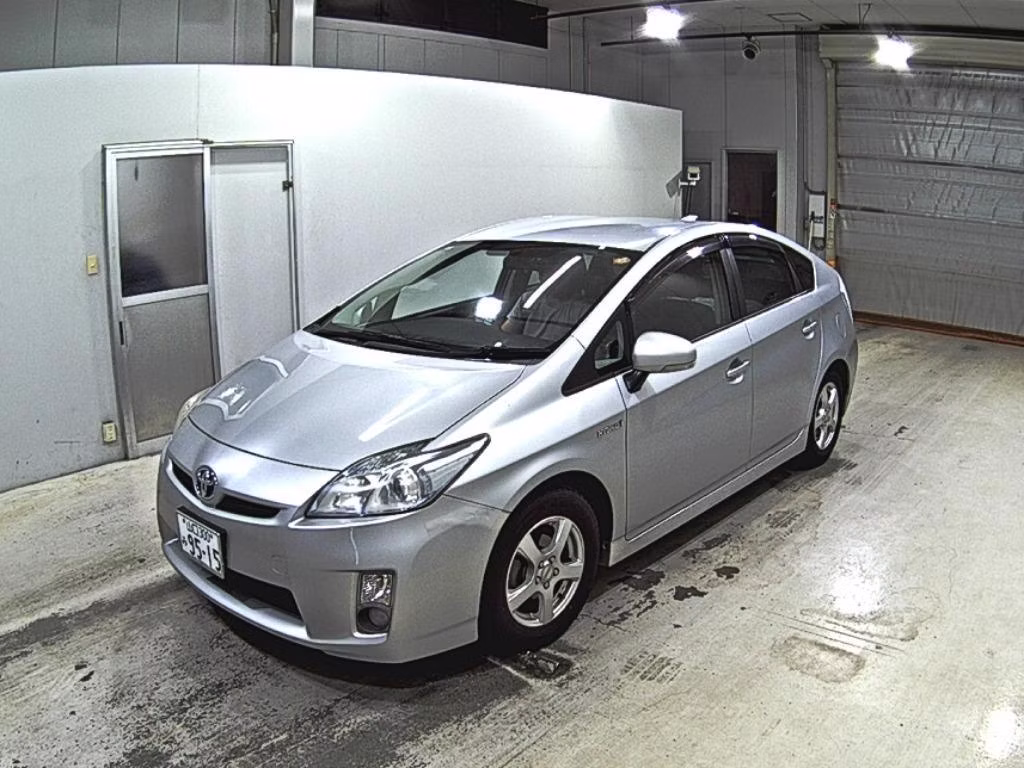 TOYOTA PRIUS