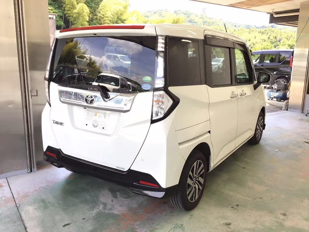 TOYOTA TANK