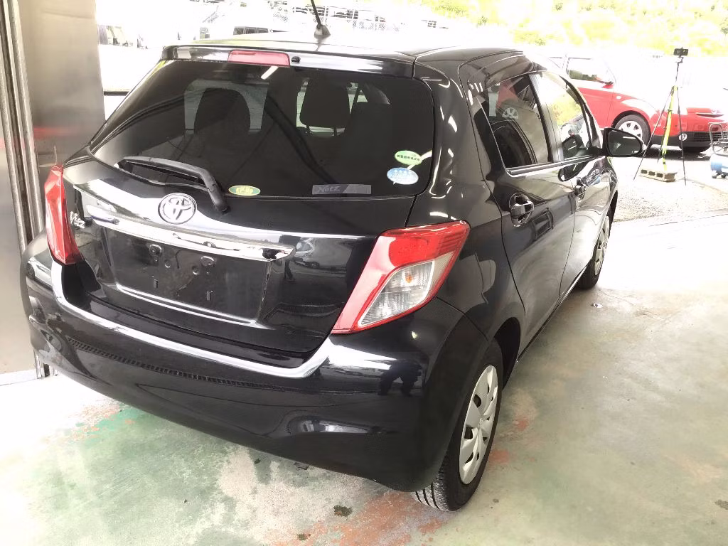 TOYOTA VITZ