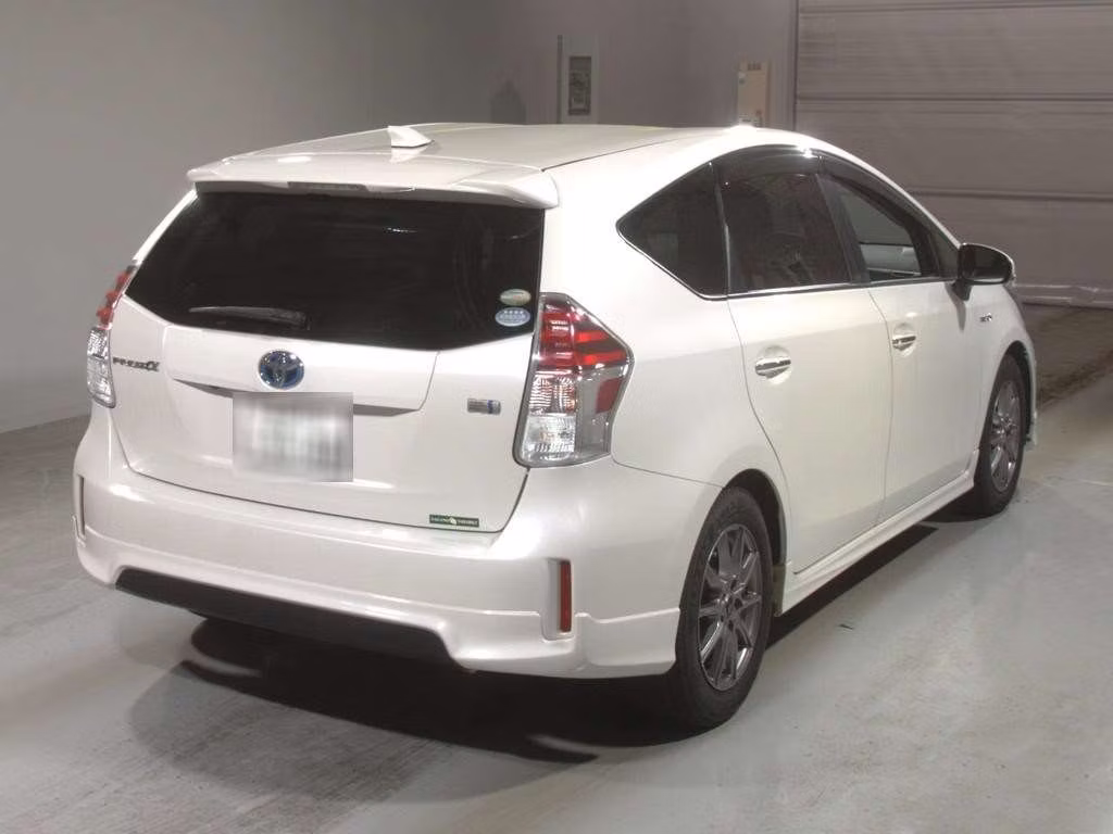 TOYOTA PRIUS ALPHA