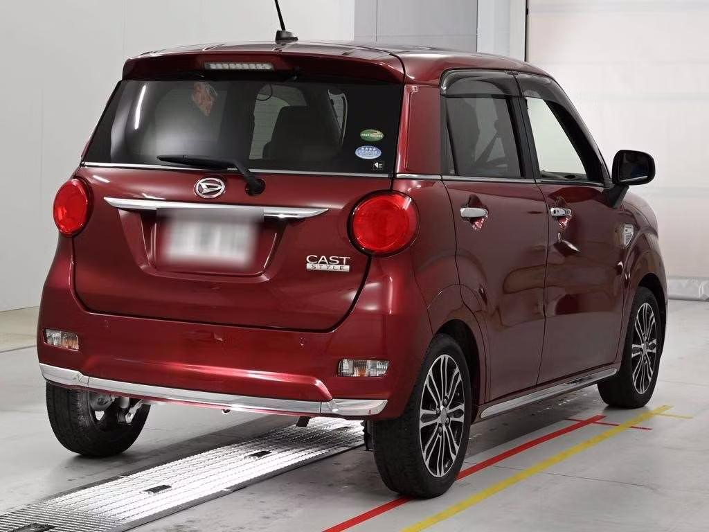 DAIHATSU CAST