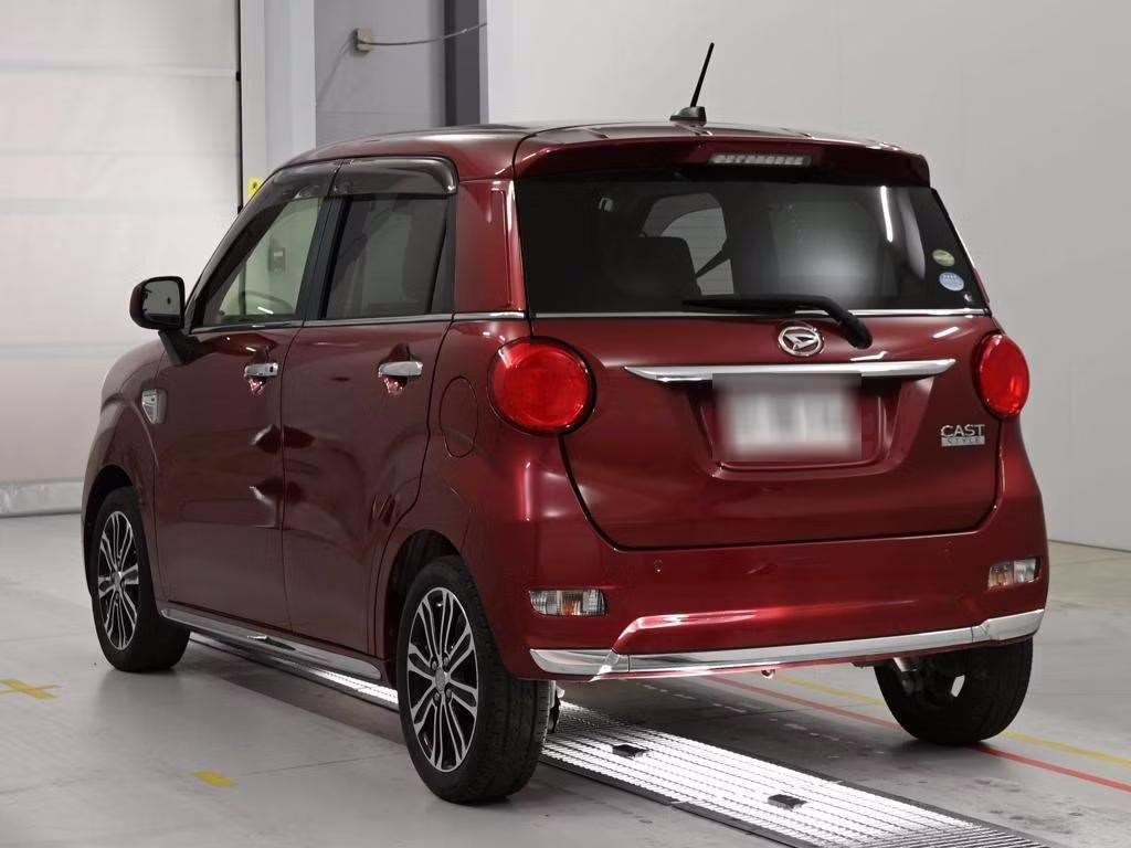 DAIHATSU CAST