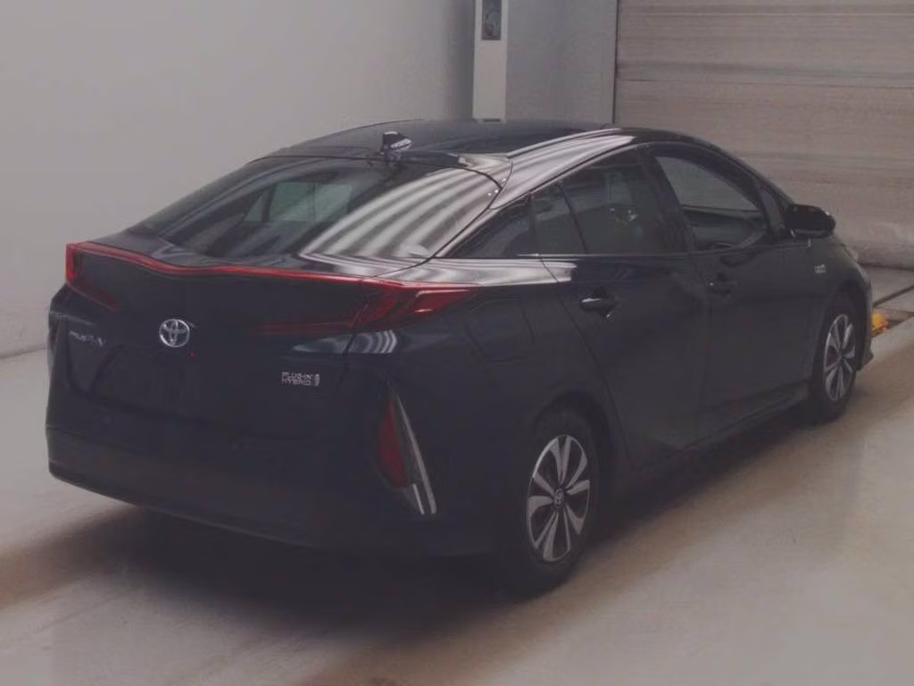 TOYOTA PRIUS PHV