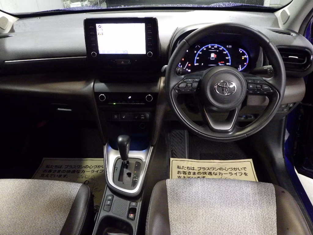 TOYOTA YARIS CROSS
