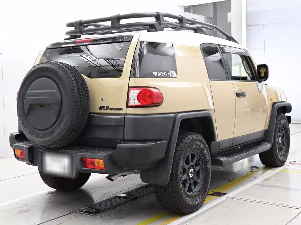 TOYOTA FJ CRUISER