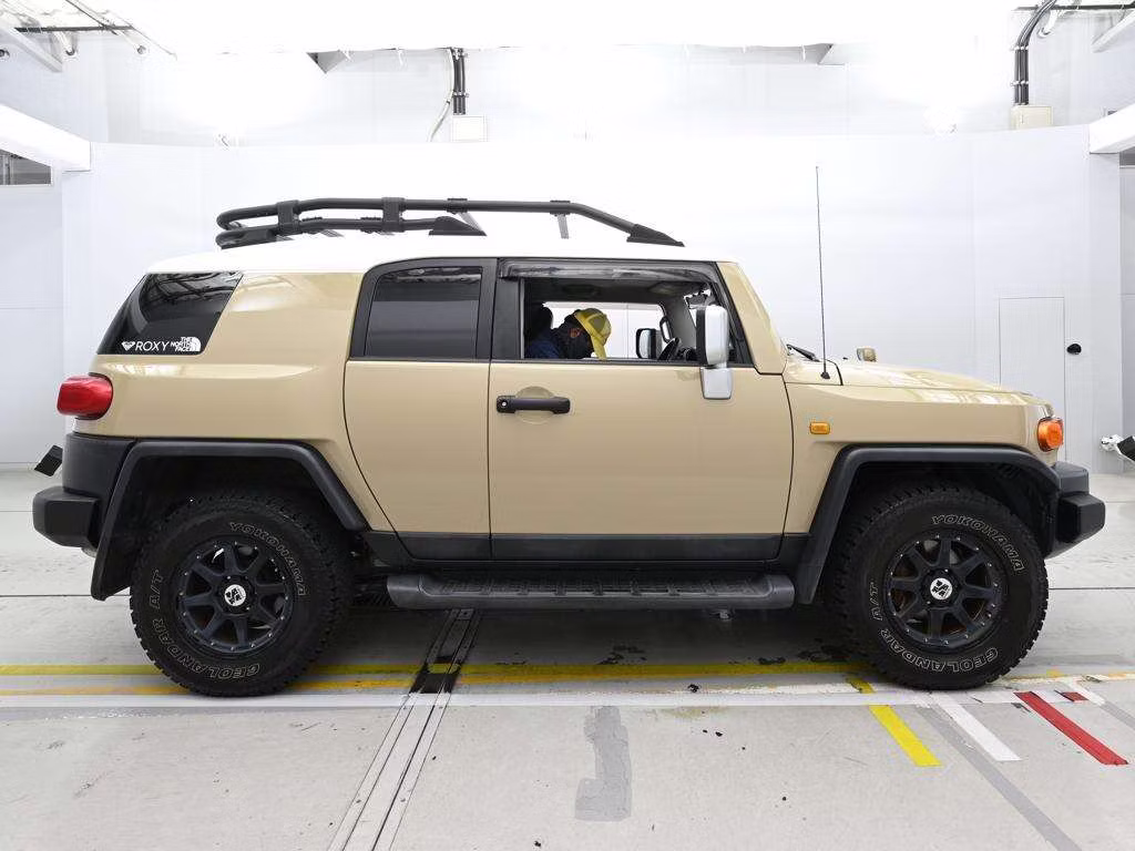 TOYOTA FJ CRUISER