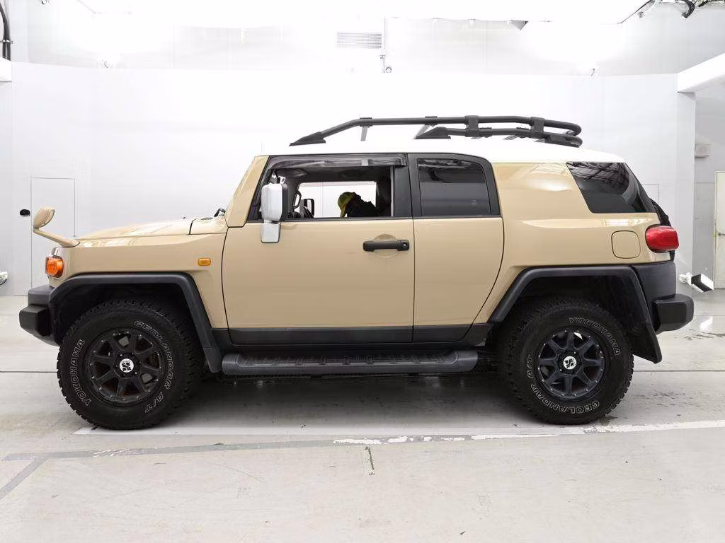 TOYOTA FJ CRUISER