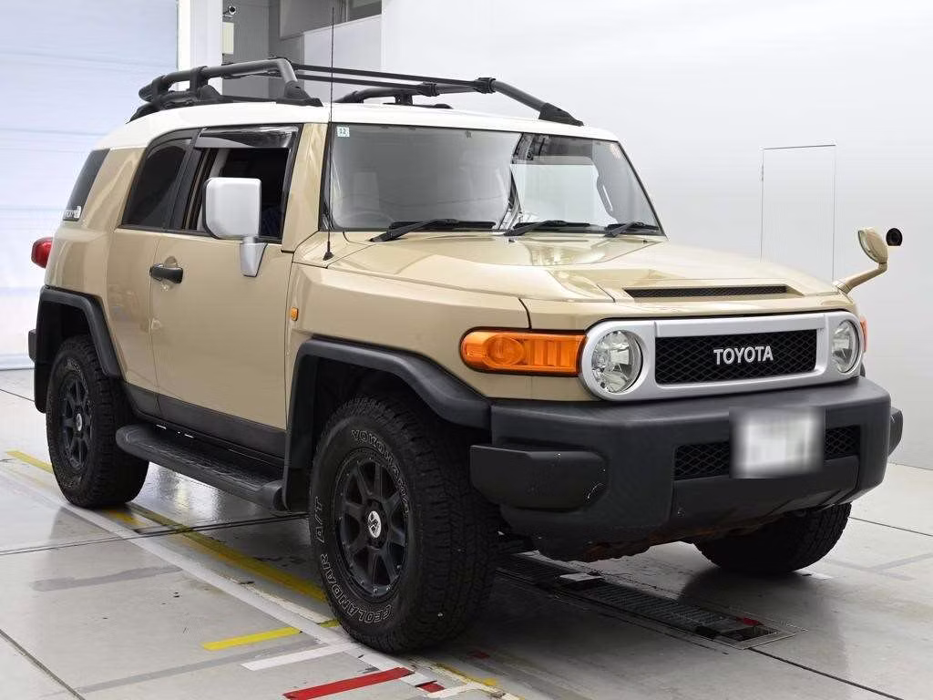 TOYOTA FJ CRUISER