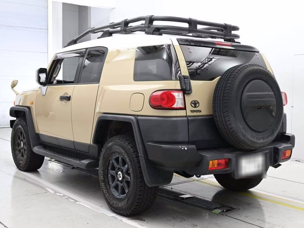 TOYOTA FJ CRUISER