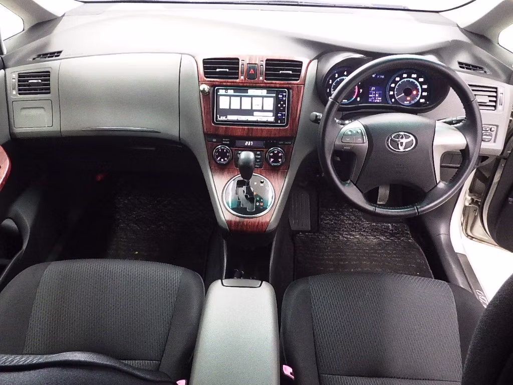 TOYOTA MARK X ZIO