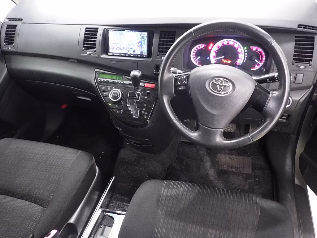 TOYOTA ISIS