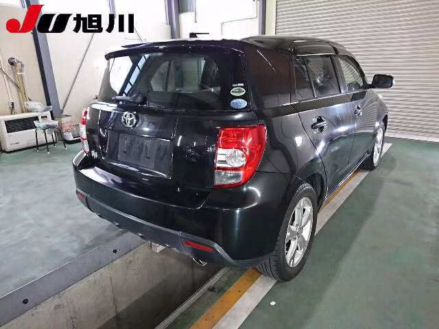 TOYOTA IST