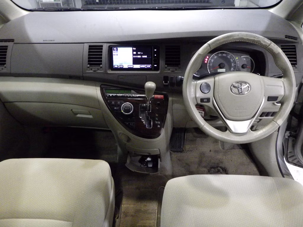 TOYOTA ISIS