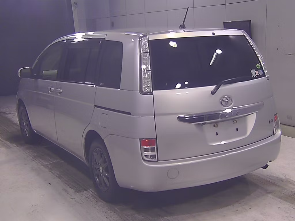 TOYOTA ISIS