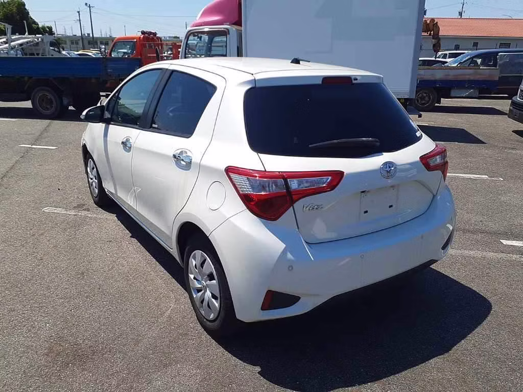 TOYOTA VITZ