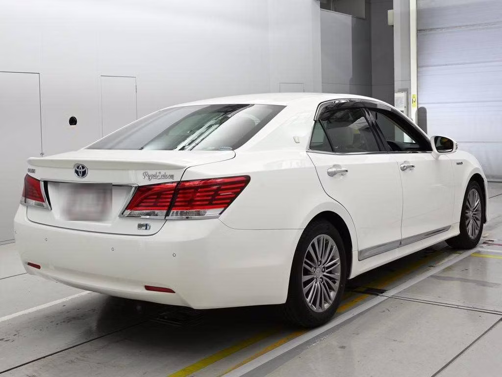TOYOTA CROWN