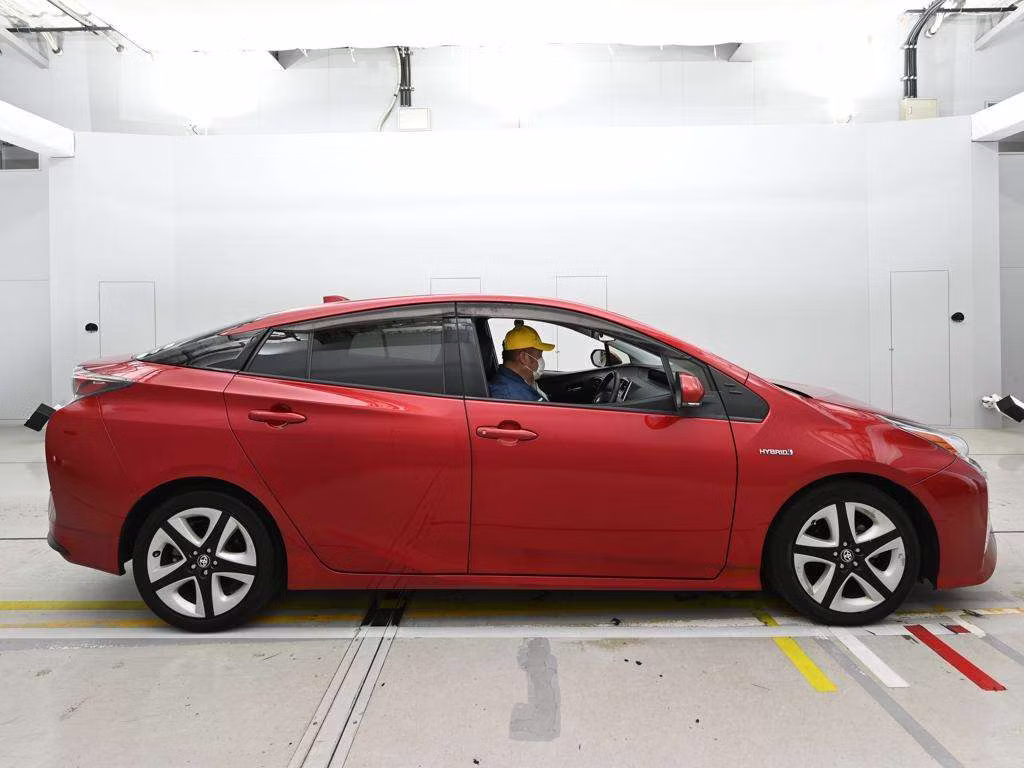 TOYOTA PRIUS