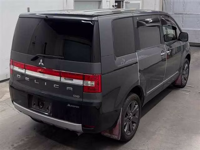 MITSUBISHI DELICA D:5