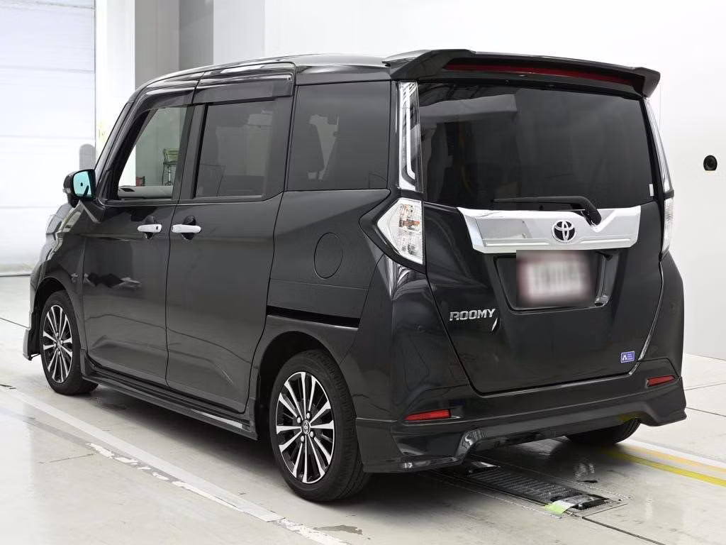 TOYOTA ROOMY