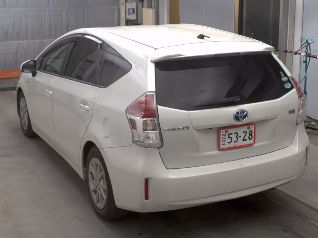 TOYOTA PRIUS ALPHA
