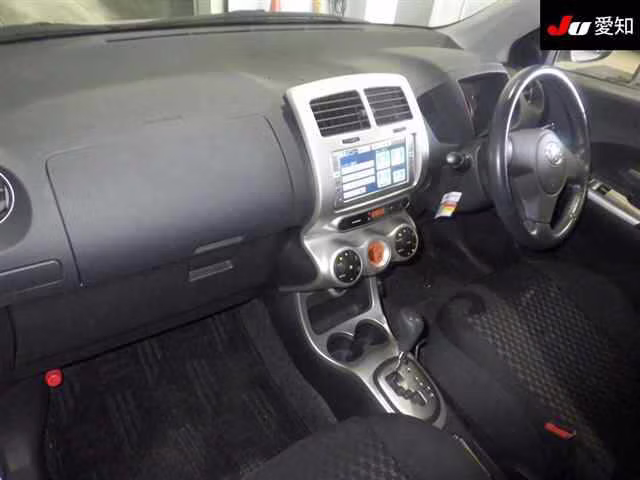 TOYOTA IST