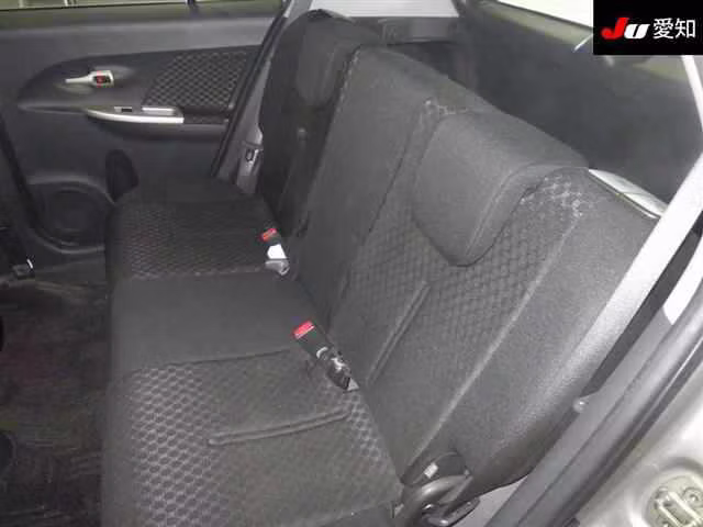 TOYOTA IST
