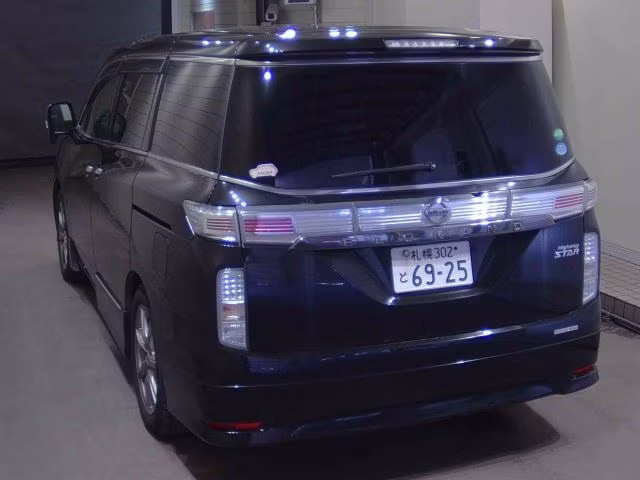 NISSAN ELGRAND