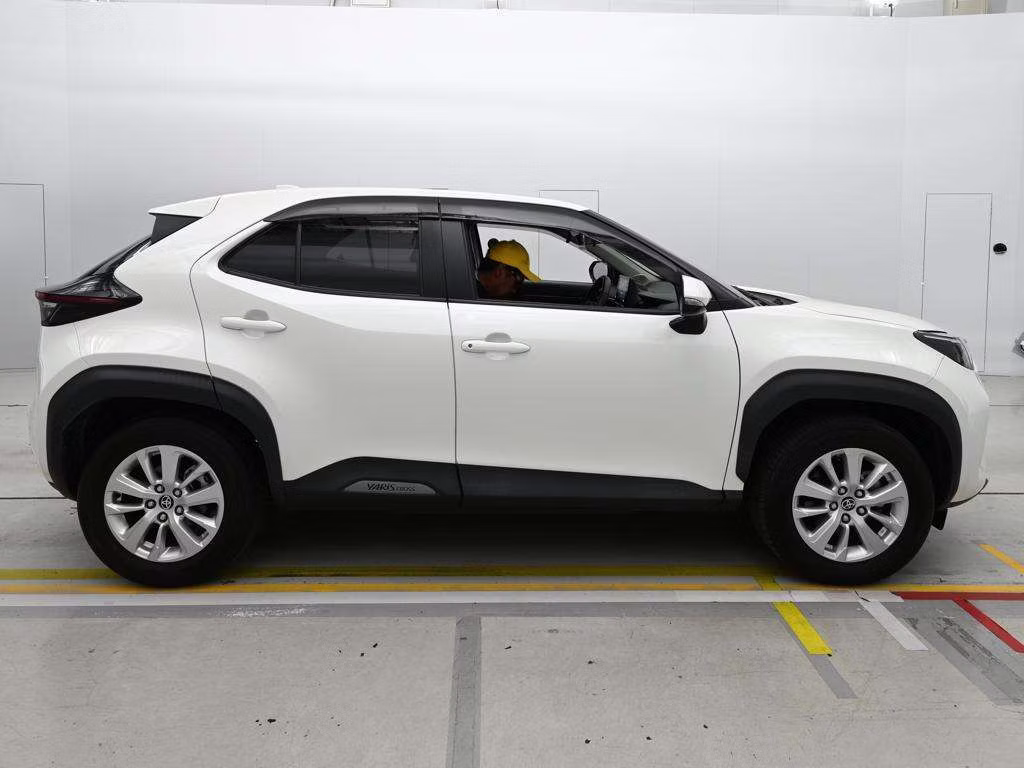 TOYOTA YARIS CROSS