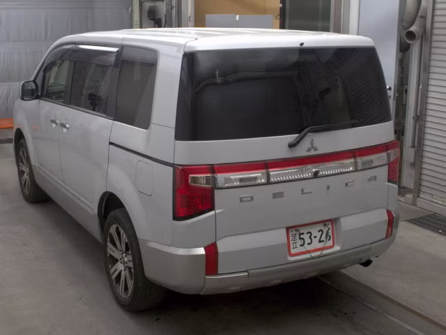 MITSUBISHI DELICA D:5