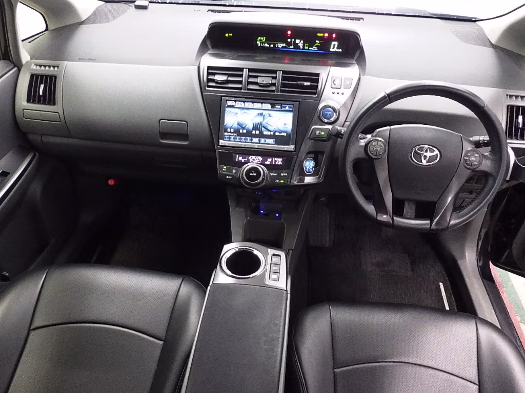 TOYOTA PRIUS ALPHA