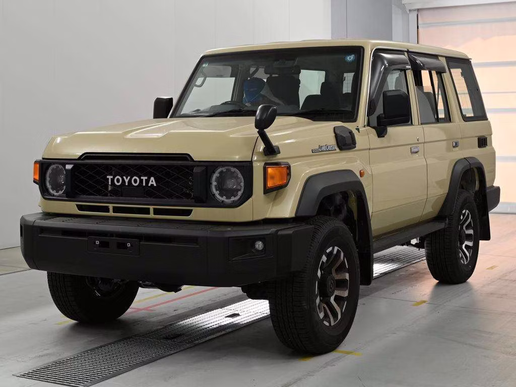 TOYOTA LAND CRUISER