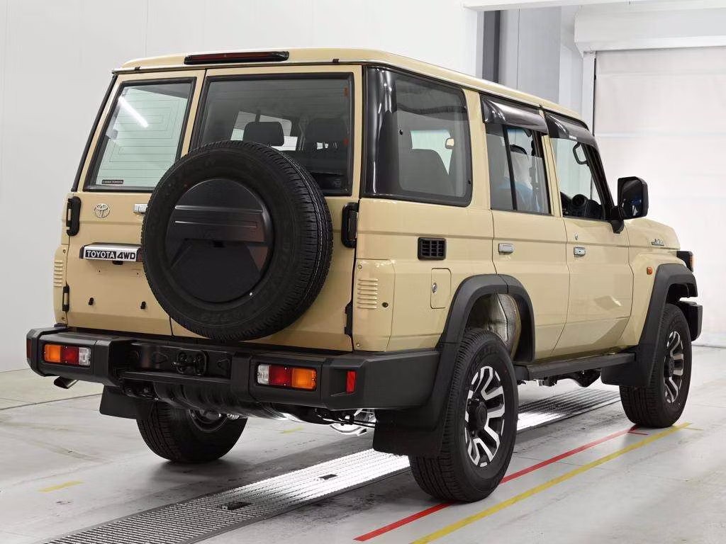 TOYOTA LAND CRUISER