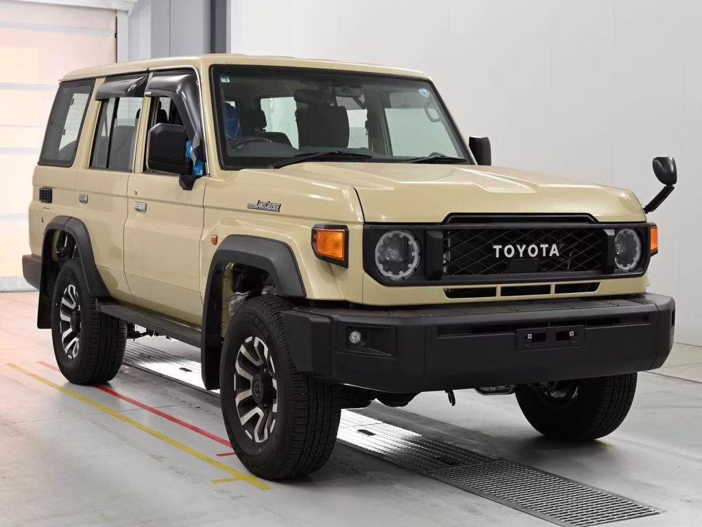TOYOTA LAND CRUISER