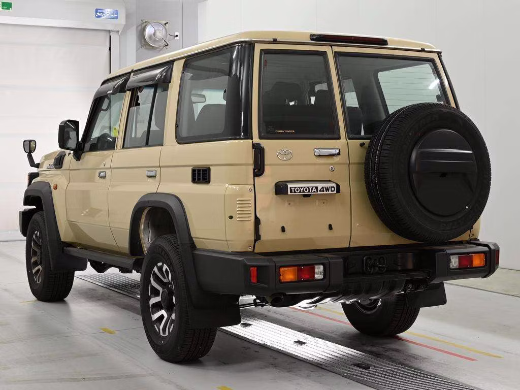 TOYOTA LAND CRUISER