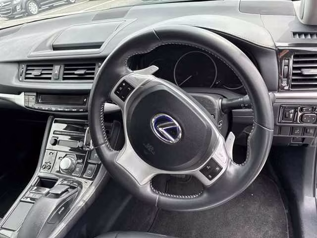 LEXUS CT200H