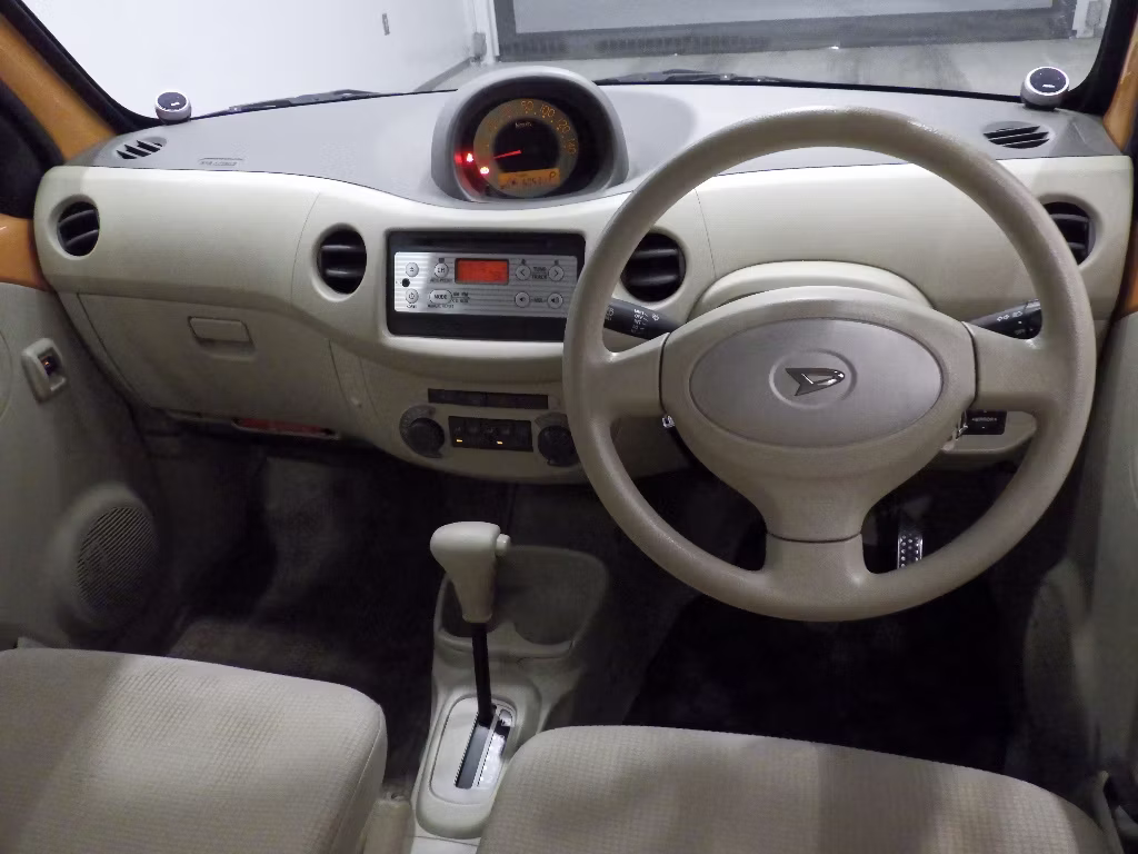 DAIHATSU ESSE