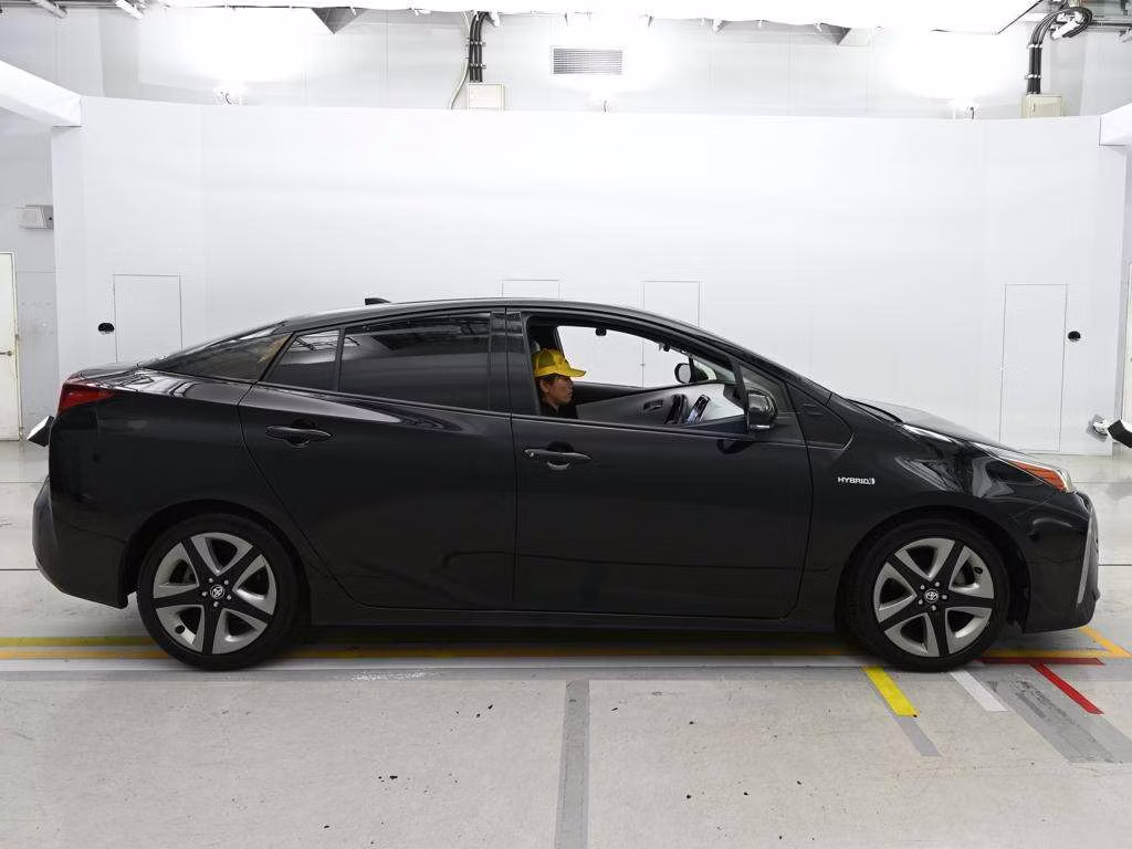 TOYOTA PRIUS