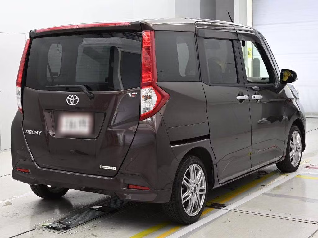 TOYOTA ROOMY