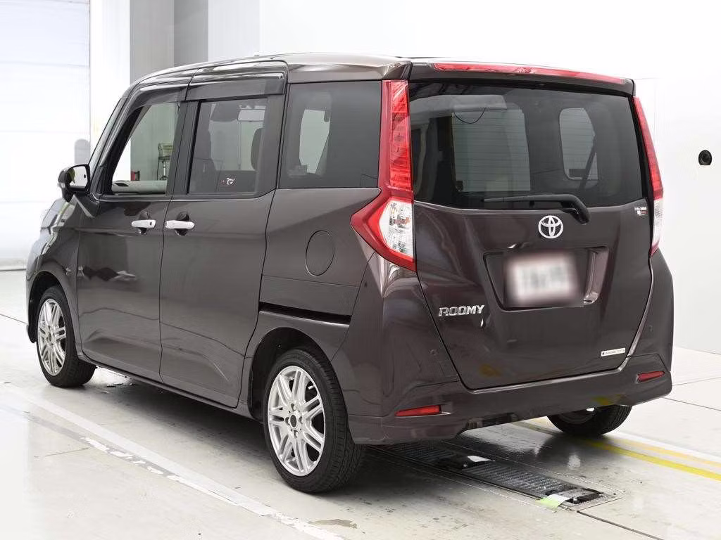 TOYOTA ROOMY