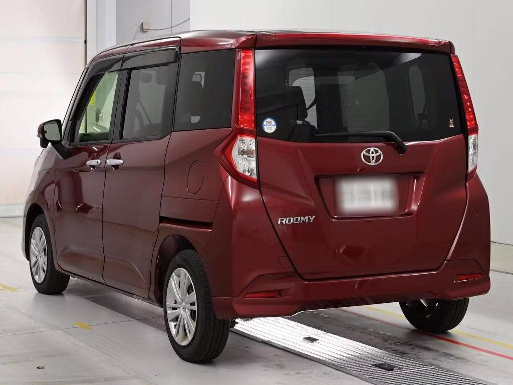 TOYOTA ROOMY