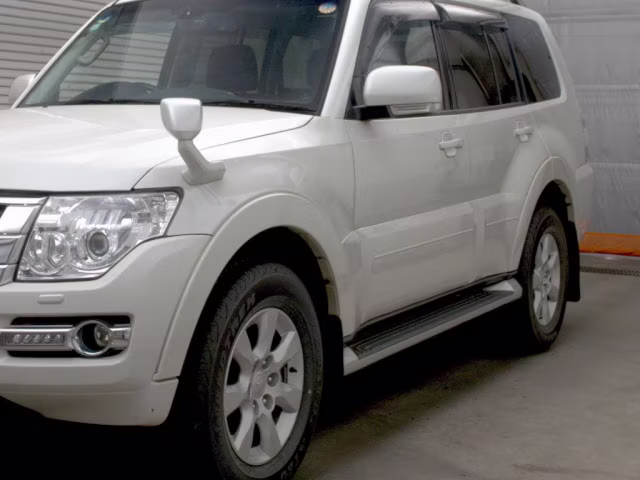 MITSUBISHI PAJERO